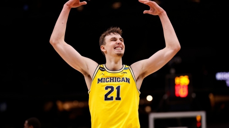 通过政策支 通过政策支