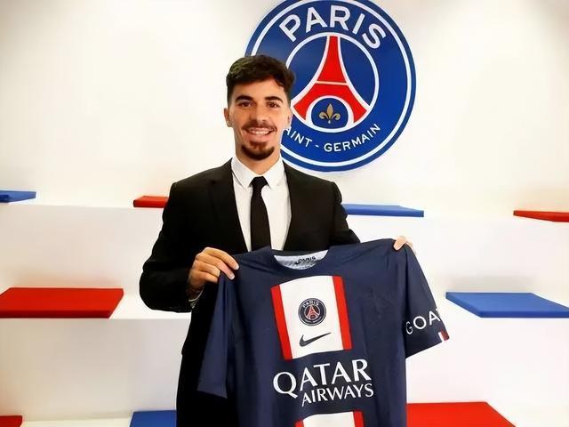 低警惕性的 低警惕性的